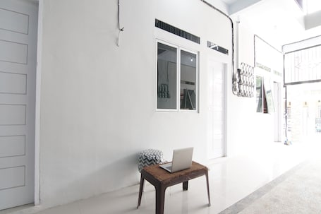 Reception. Hotel O 45 Guest House