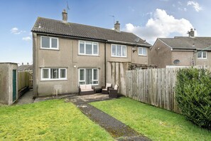 Exterior - 2 Bed House - Sleeps 4 - Garden - Parking - Wifi (Kendal)