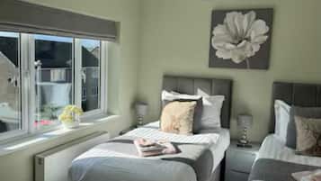 2 bedrooms, iron/ironing board, WiFi, bed sheets