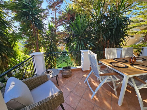Outdoor dining - Corfu Holidays Villa Kanoni (Corfu)