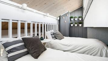 3 habitaciones, tabla de planchar con plancha, wifi y ropa de cama