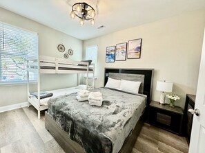 3 bedrooms, desk, iron/ironing board, free WiFi