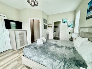 3 bedrooms, desk, iron/ironing board, free WiFi - New Ocean View Home with Garage, EV Charger Level 2, the Boardwalk@Myrtle Beach (Myrtle Beach)