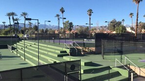 Sport court - Relaxing 2 bedrooms in the Desert - Country Club (Palm Desert)