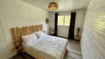 2 bedrooms, bed sheets