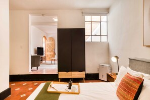 1 habitación, escritorio, wifi y ropa de cama 