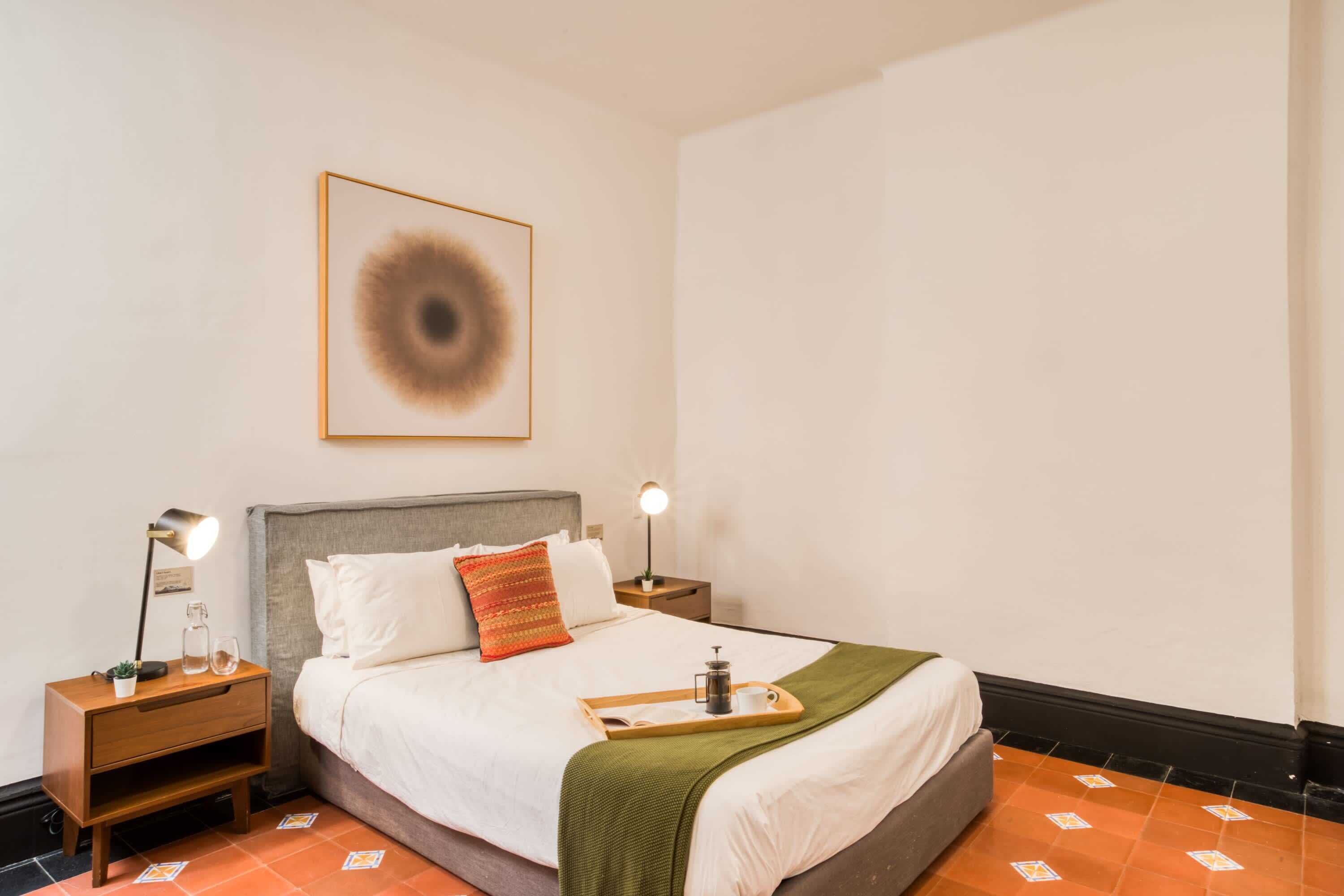 1 slaapkamer, een bureau, wifi, beddengoed