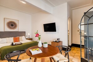 1 habitación, escritorio, wifi y ropa de cama 