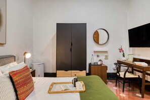 1 室のベッドルーム、デス  ク、WiFi、ベッドシーツ