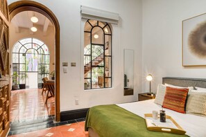 1 habitación, escritorio, wifi y ropa de cama 