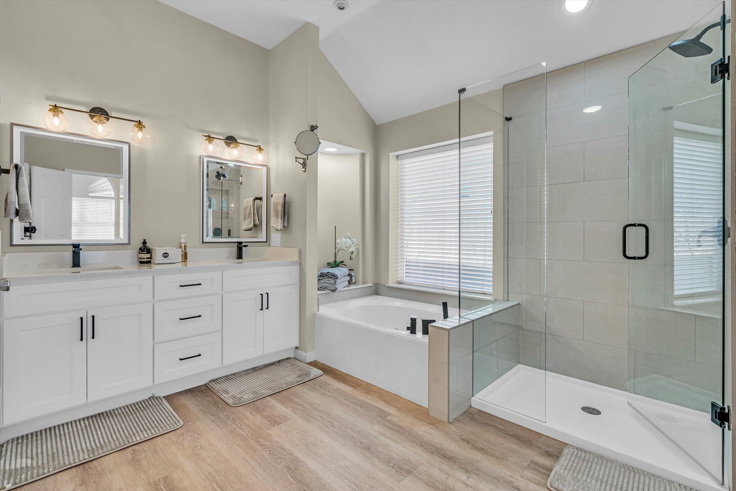 Jetted tub, hair dryer, towels, soap