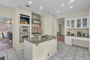 Fridge, microwave, oven, stovetop - North Plano - Remodeled 4BR, Chef's Dream Kitchen (Plano)