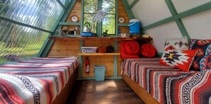 1 habitación, escritorio, wifi gratis y ropa de cama