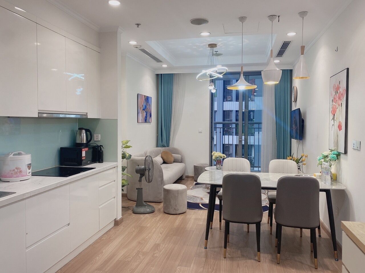 ดีลักซ์อพาร์ทเมนท์ | 2 ห้องนอน, เครื่องนอนระดับพรีเมียม, โต๊ะทำงาน, Wi-Fi ฟรี