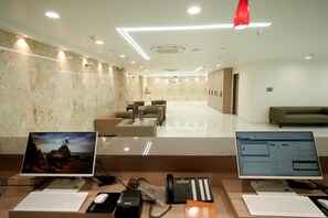 Reception - Dream Inn By Nexottel (Wadhwan)