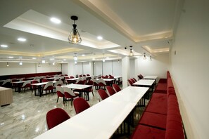 Restaurant - Dream Inn By Nexottel (Wadhwan)