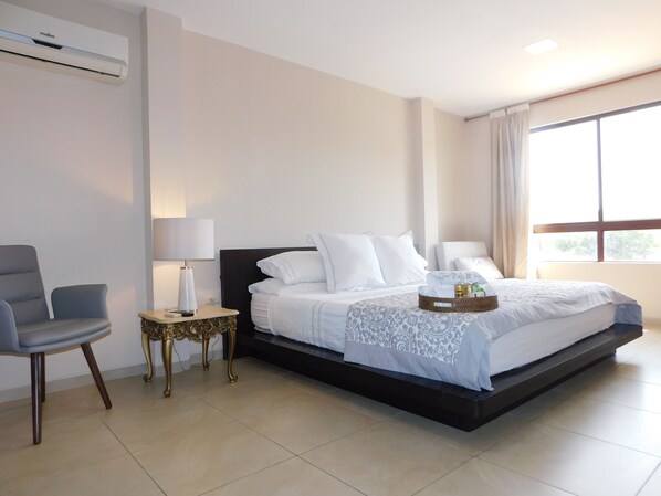 4 bedrooms, desk, iron/ironing board, free WiFi