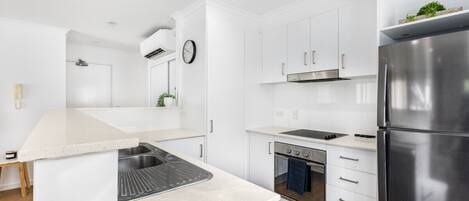 Fridge, microwave, oven, dishwasher