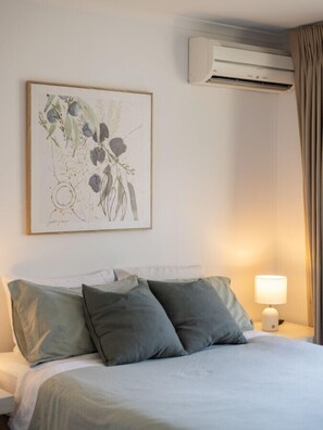 1 bedroom, desk, iron/ironing board, free WiFi