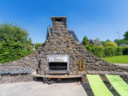 Comfortable home with sauna and swimming spa