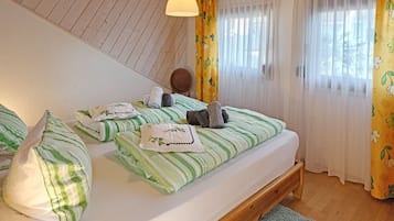 1 bedroom, iron/ironing board, WiFi (free), bed sheets