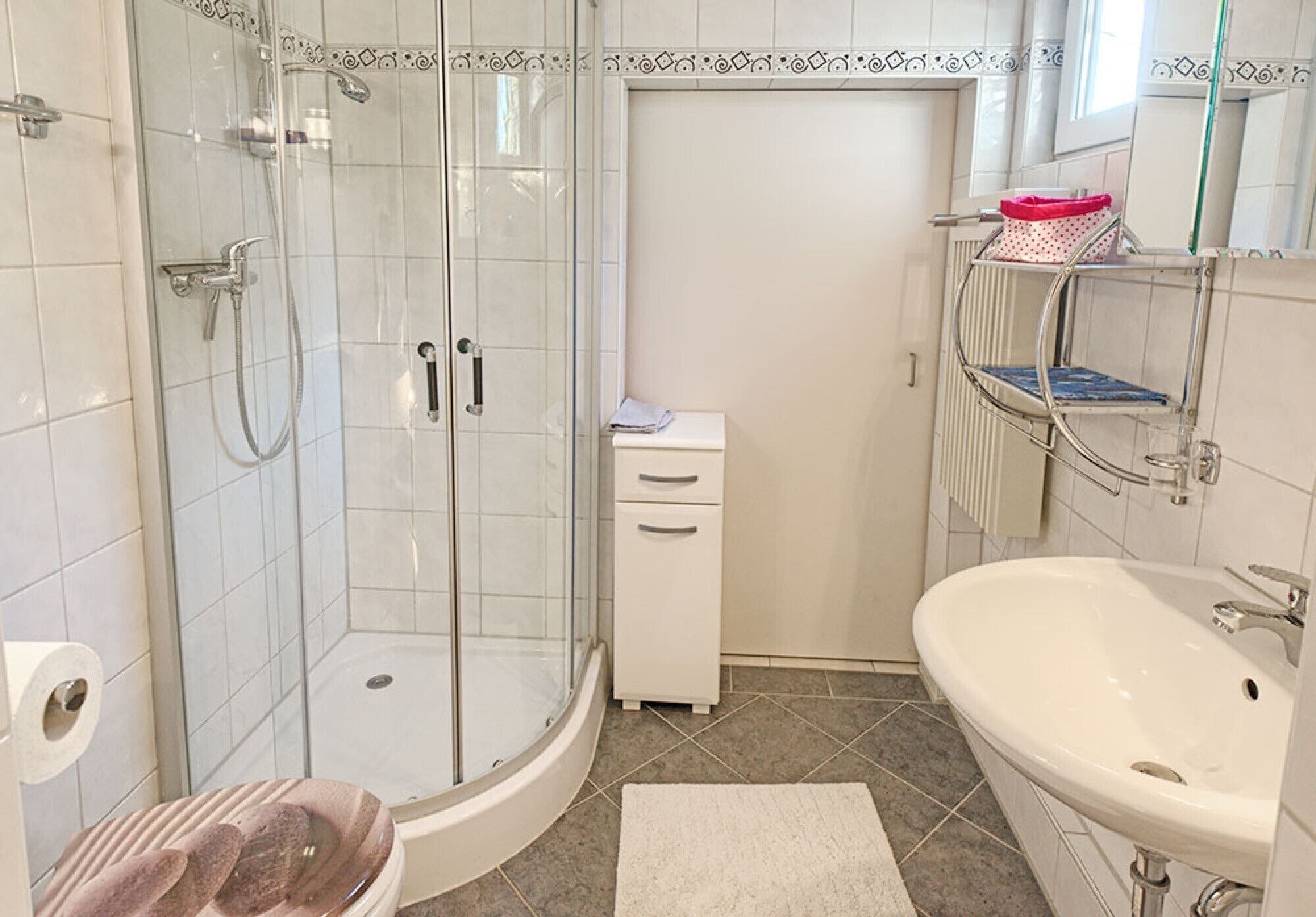 Dusche, Haartrockner, Handtücher