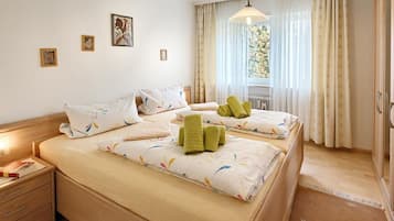 1 bedroom, iron/ironing board, WiFi (free), bed sheets