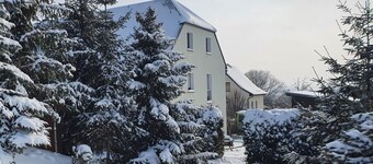 Appartement 'Ferienwohnung Rochlitzer Berg Blick' met Uitzicht op de Bergen en Wi-Fi