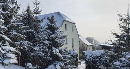 Apartment 'Ferienwohnung Rochlitzer Berg Blick' with Mountain View and Wi-Fi
