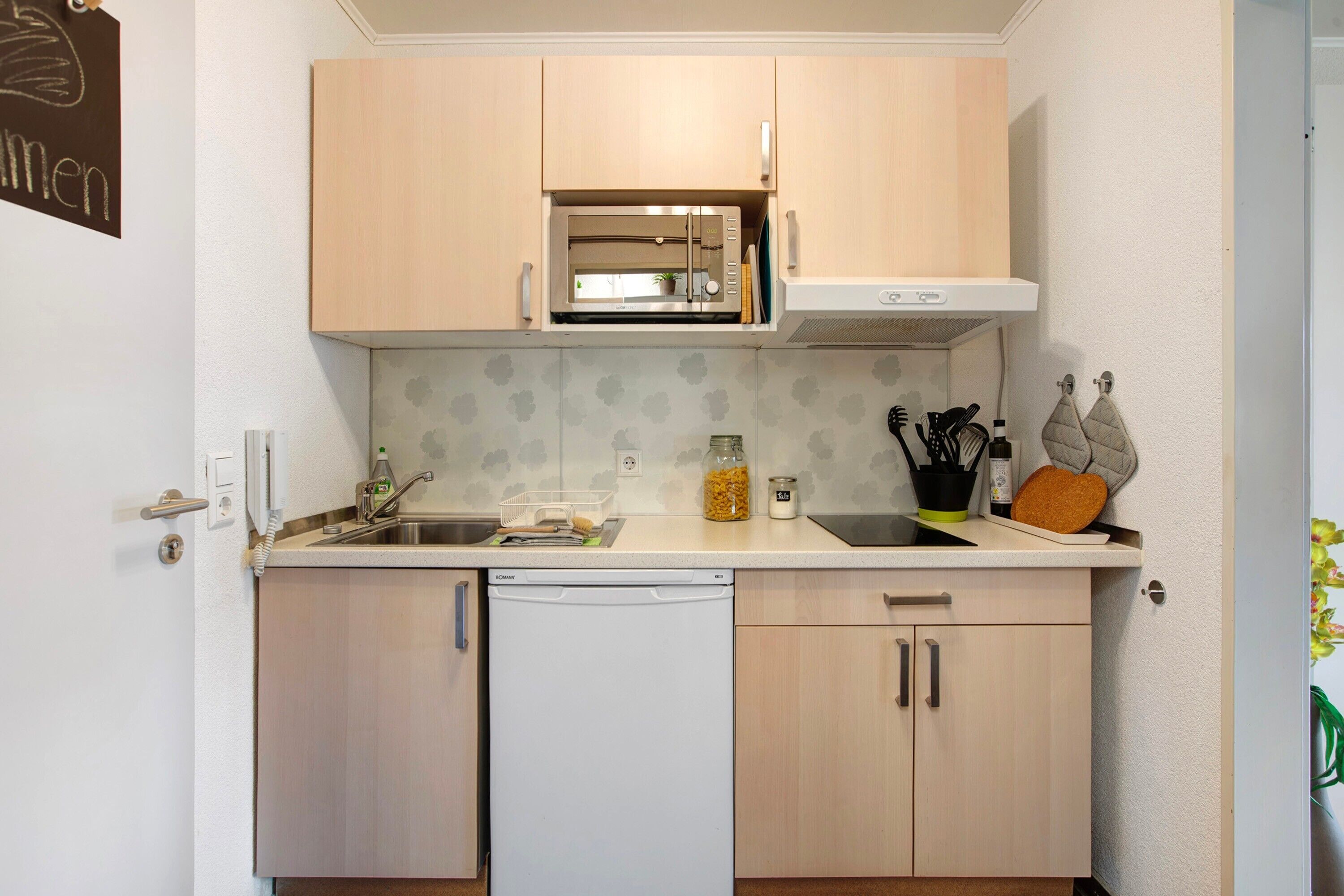 冰箱、微波炉、炉灶、茶具/咖啡用具