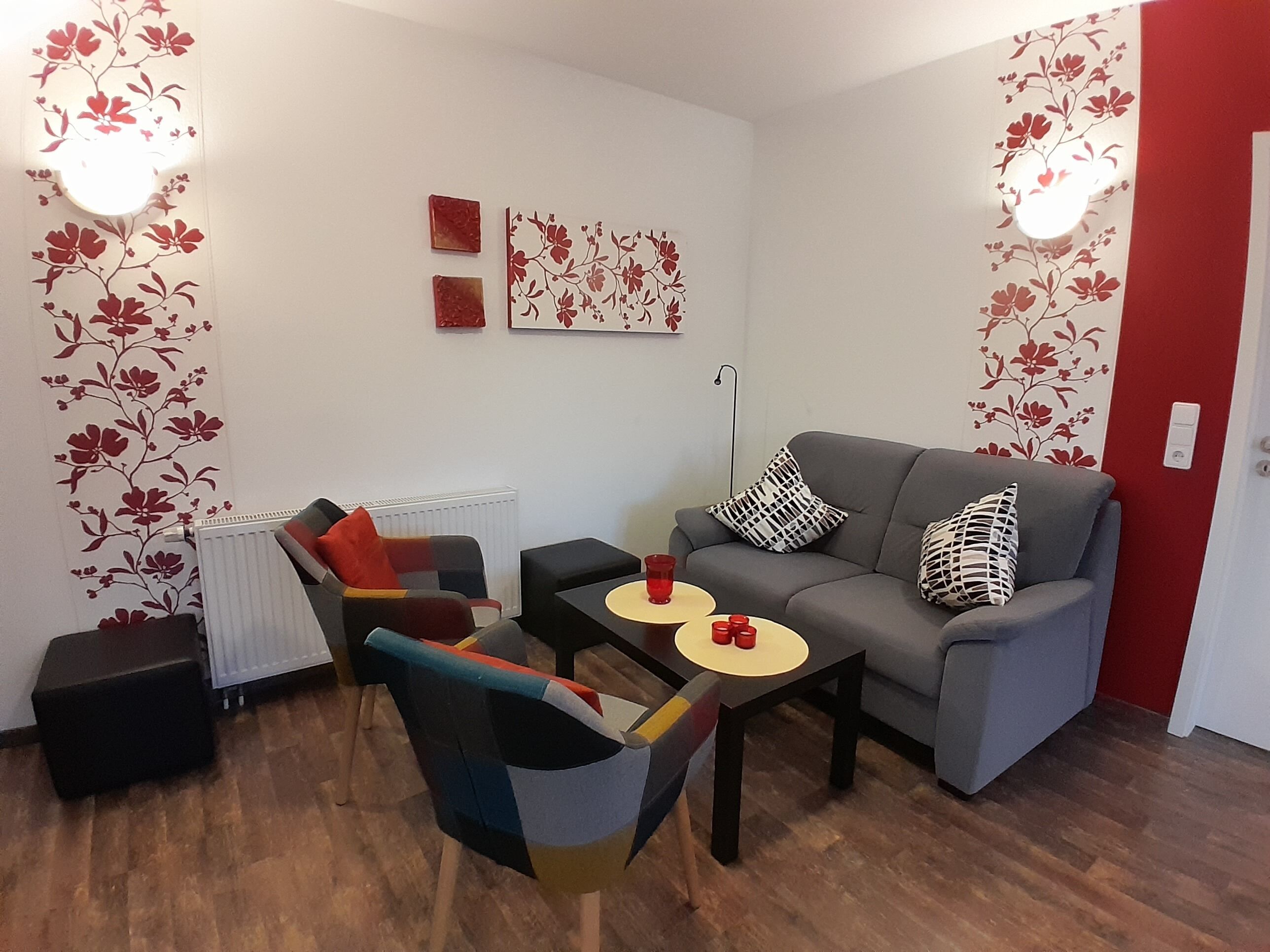 Televisie, een dvd-speler en een stereo