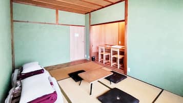 WiFi (無料)、ベッドシーツ