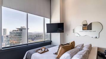 1 bedroom, desk, iron/ironing board, WiFi