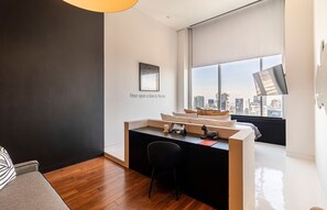 Offices - Escape SuperiorQueen by Kukun (Ciudad de México)