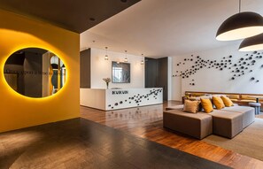 Lobby - Escape SuperiorQueen by Kukun (Ciudad de México)