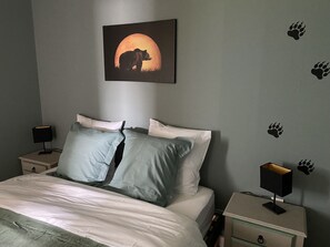 3 chambres, fer et planche à repasser, lit parapluie, Wi-Fi gratuit