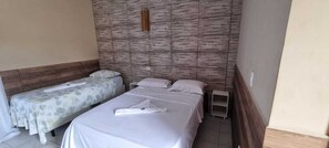 Suíte Quadruplo com vista piscina Andar Superior