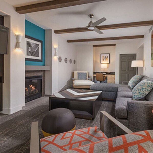 Living area - 2 Bedroom Presidential Suite Worldmark Resort Scottsdale (Scottsdale)