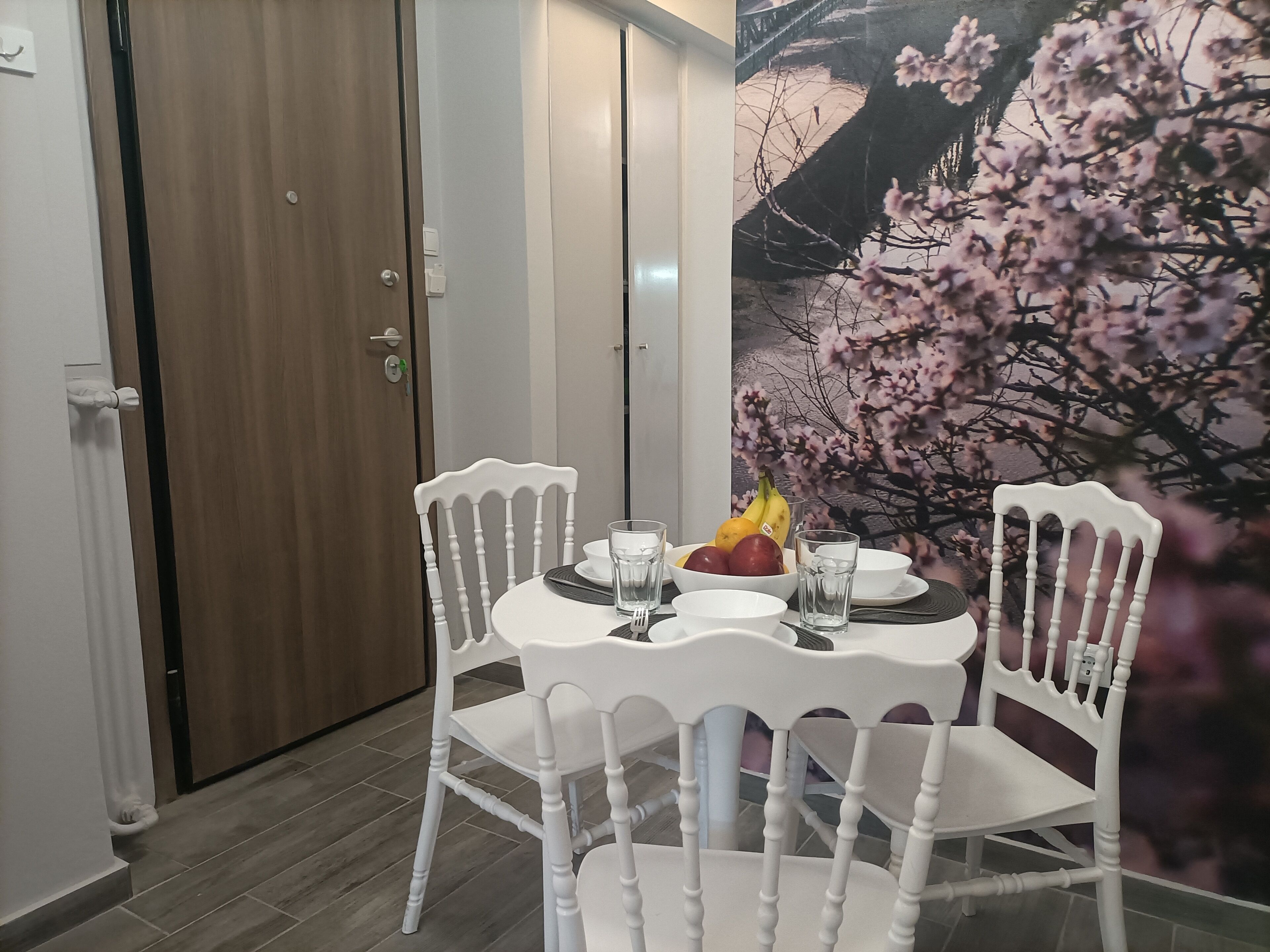 City Single Room | Dining room