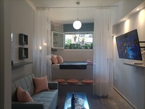 City Single Room | Iron/ironing board, free WiFi, bed sheets - Kallimarmaro Refuge (Athens)