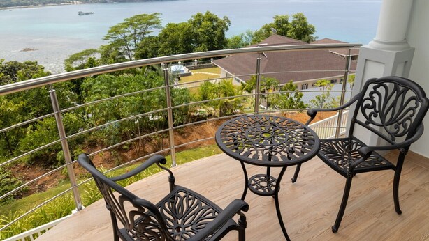 Appartement Confort, 1 très grand lit, cuisine, vue baie | Terrasse/Patio