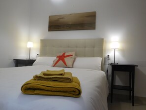 Apartment | 2 bedrooms, premium bedding, down comforters, desk - Alojamiento La Mar 1 (El Campello)