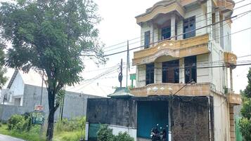 Fachada de la propiedad