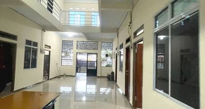 OYO 93769 Setia Budi Guest House 2