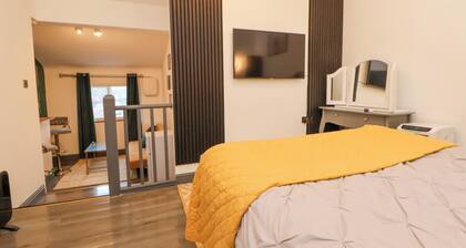 The Cloud Apartment 1