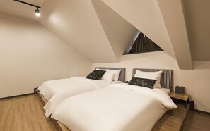 Family Twin Room | Free WiFi - Hotel Gray (Busan)