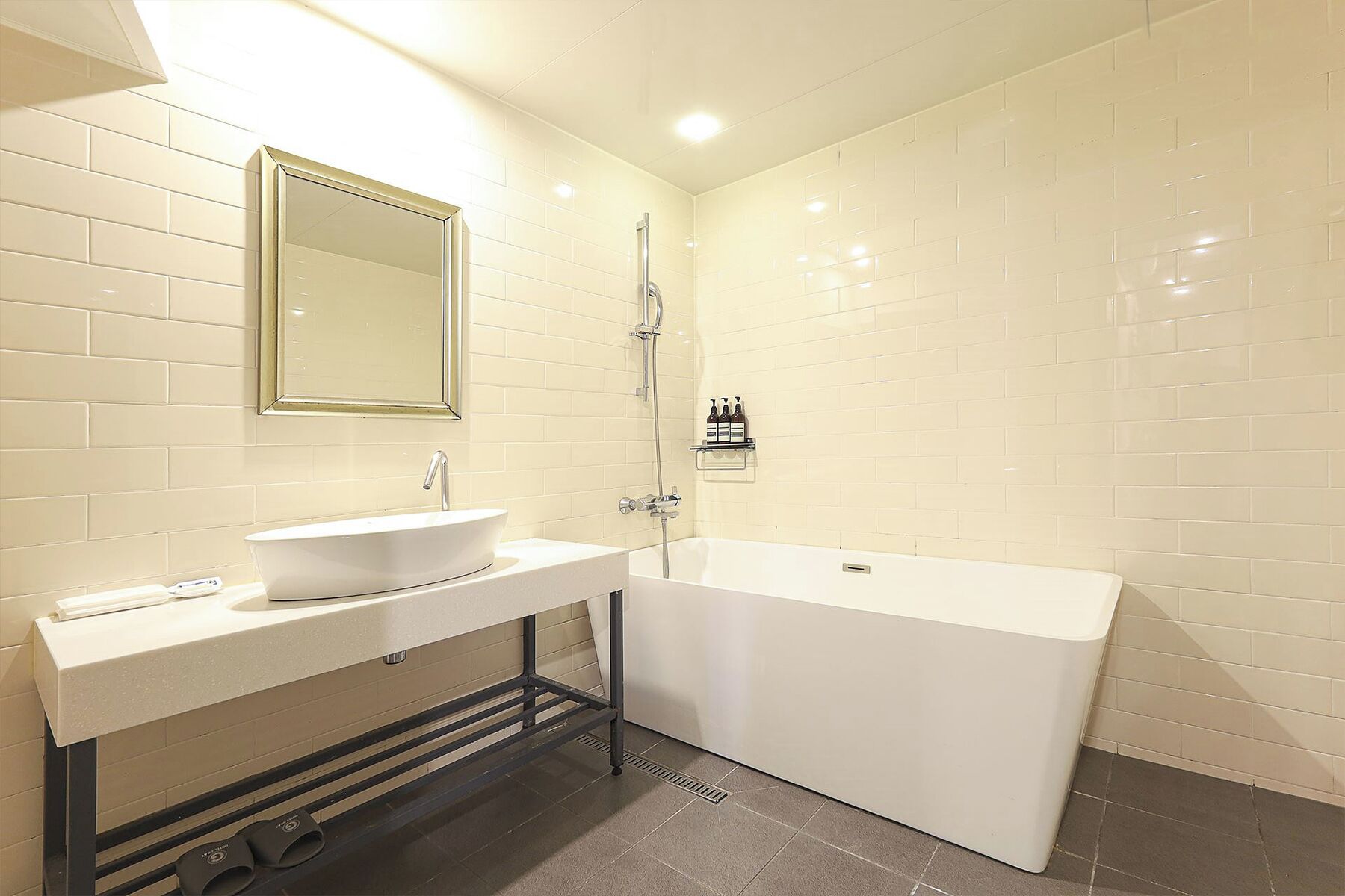 Phòng 2 giường đơn dành cho gia đình | Phòng tắm