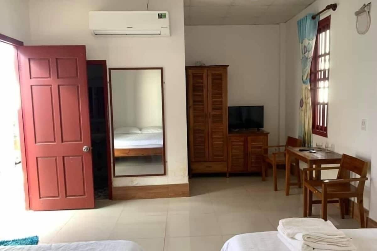 1 bedroom, desk, free WiFi
