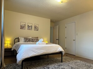 2 chambres, lit parapluie, Wi-Fi gratuit, draps fournis