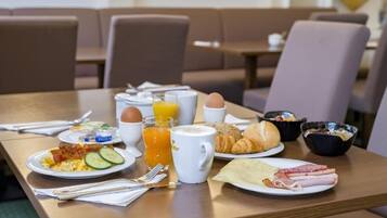 Frühstück zum Mitnehmen unter der Woche (6 EUR pro Person)